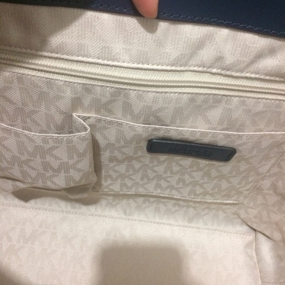 MICHAEL KORS MK Fulton Navy Striped Canvas Tote - Picture 5 of 9